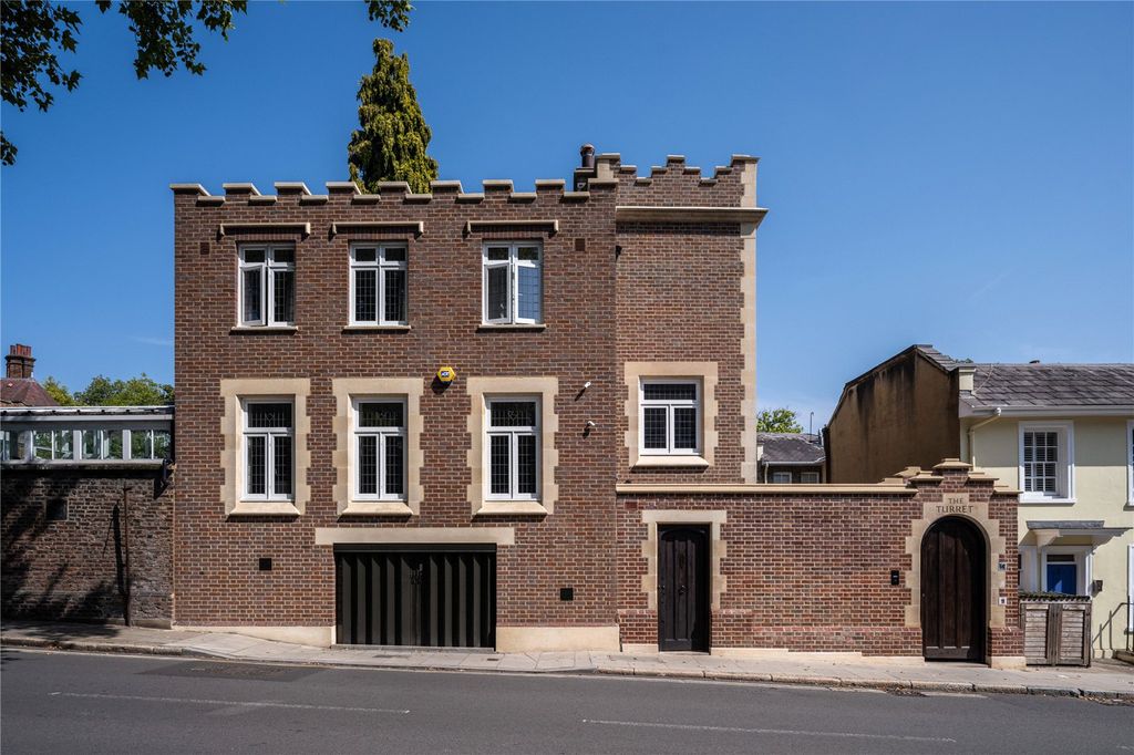 Property photo 2 of 28 Front Exterior