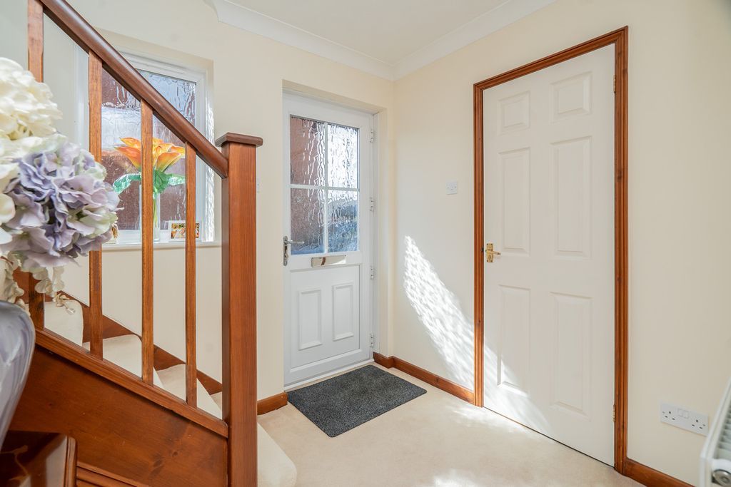 Property photo 2 of 24
