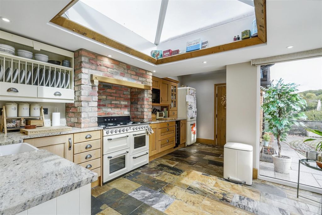 Property photo 3 of 43 Kitchen 1_2.Jpeg