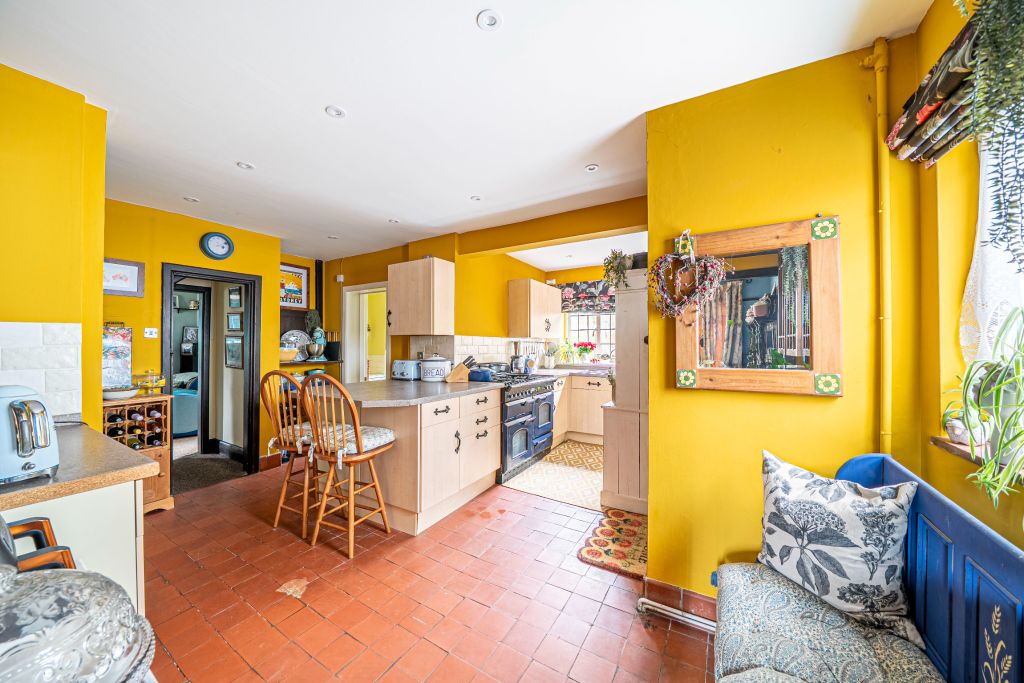 Property photo 3 of 27