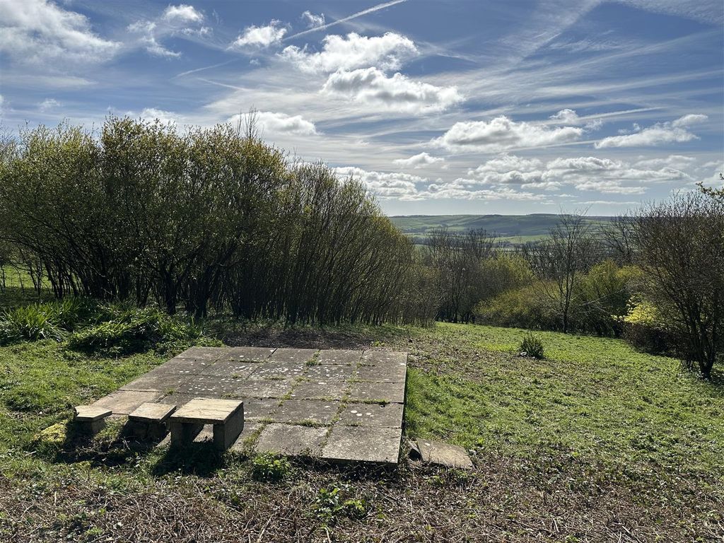 Property photo 2 of 7 3.Jpg