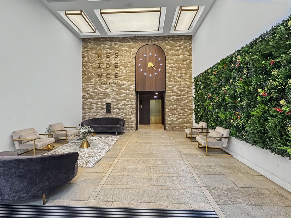 Property photo 2 of 25