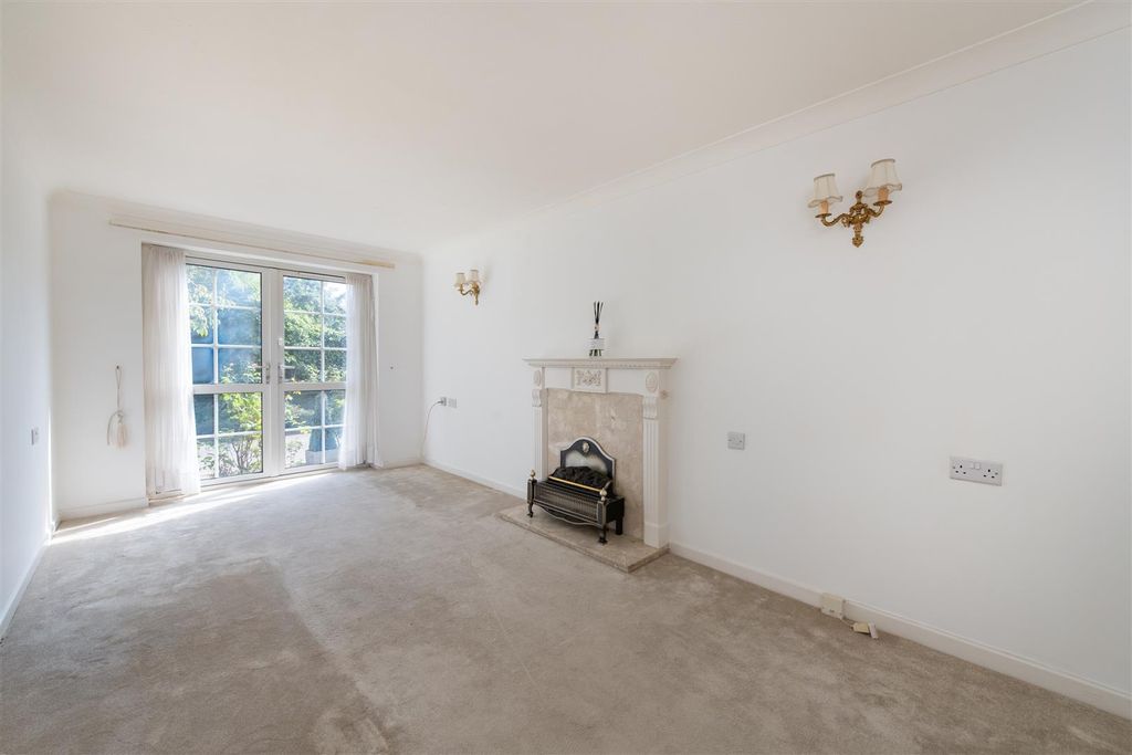 Property photo 2 of 18 Woodmere 7.Jpg
