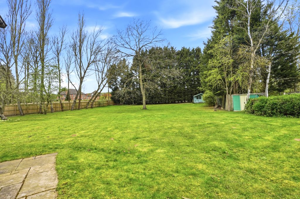 Additional image 41 of 6 bed detached house for saleBirchwood Dell, Bessacar, Doncaster DN4