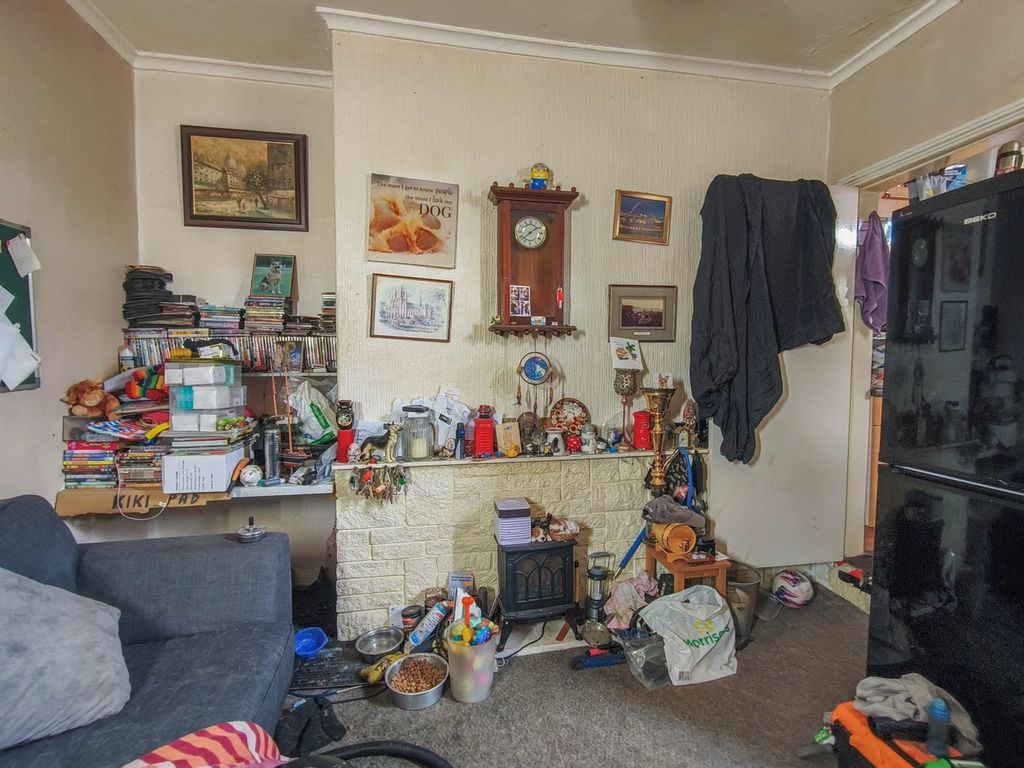 Property photo 2 of 28