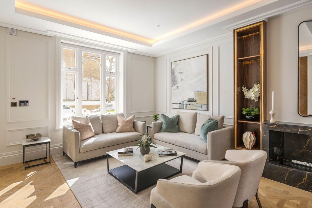 Property photo 3 of 19 Image