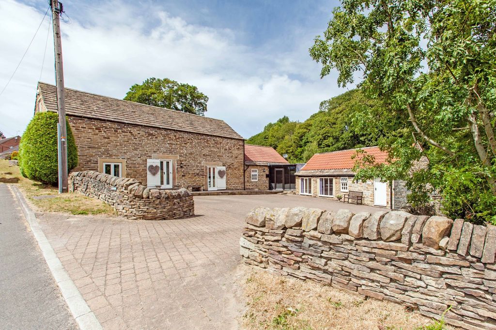Property photo 1 of 64