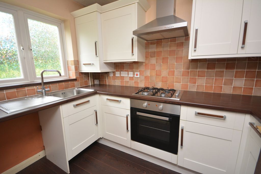 Property photo 2 of 7 Kitchen