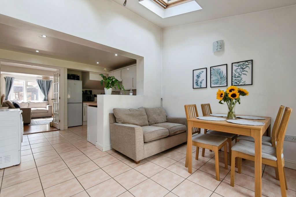 Property photo 1 of 17 Kitchen/Diner