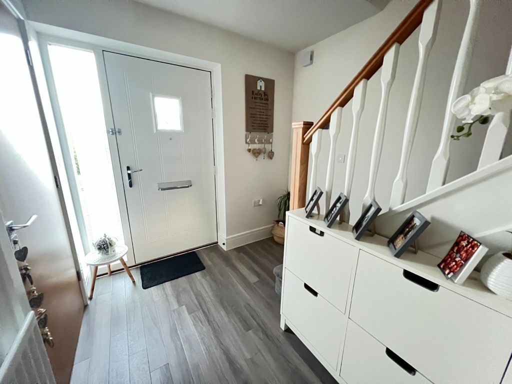 Property photo 2 of 12 Entrance Hall.Jpg