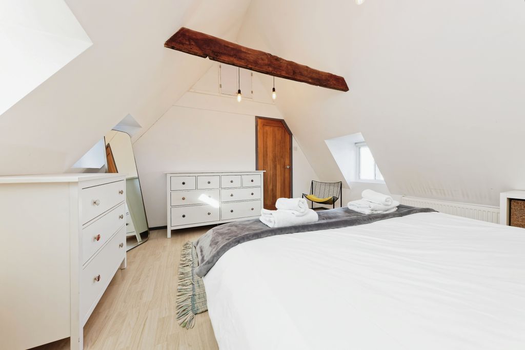 Property photo 3 of 18 Photography