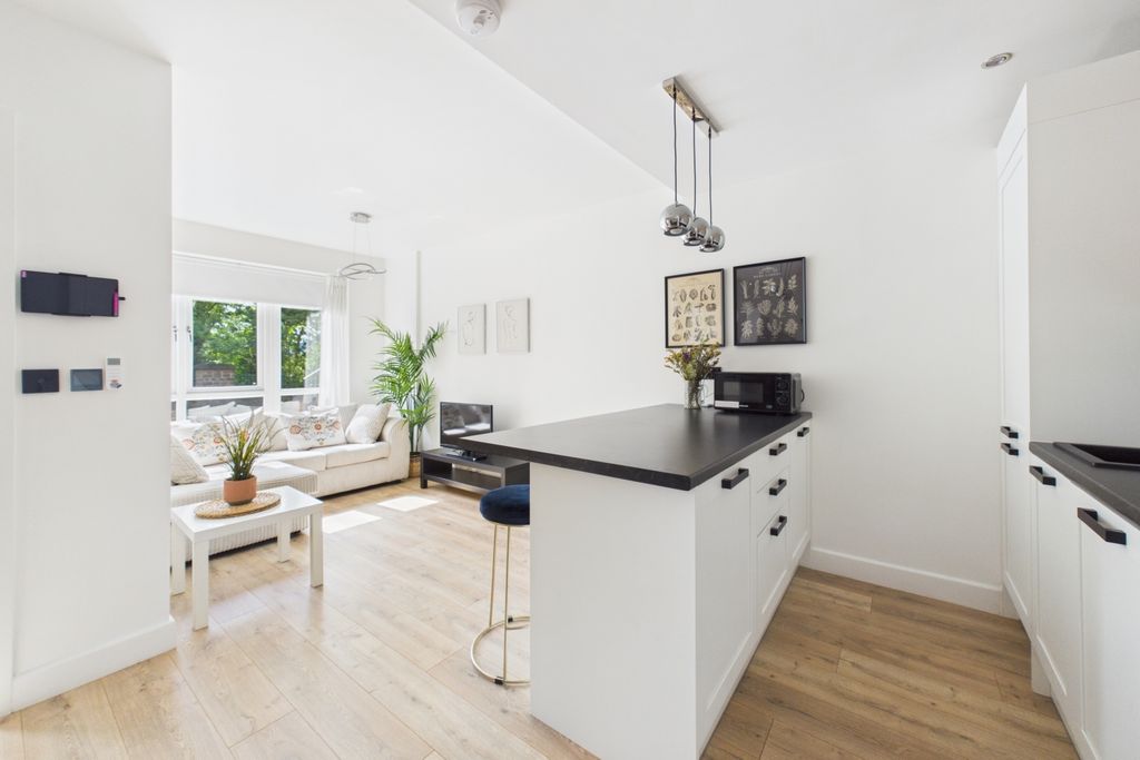 Property photo 2 of 18 Open Plan Living
