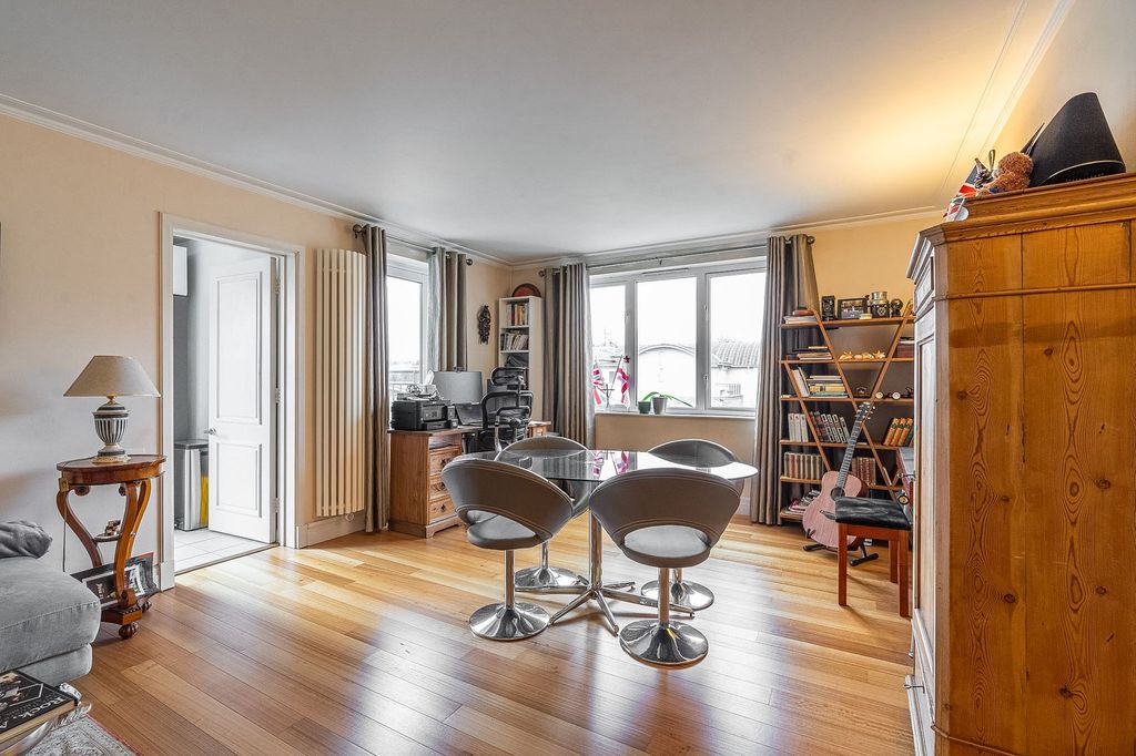 Property photo 3 of 16