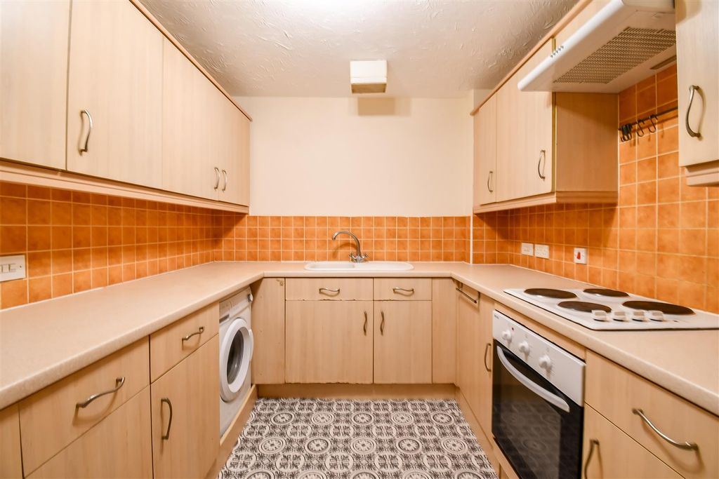 Property photo 3 of 15 Kitchen