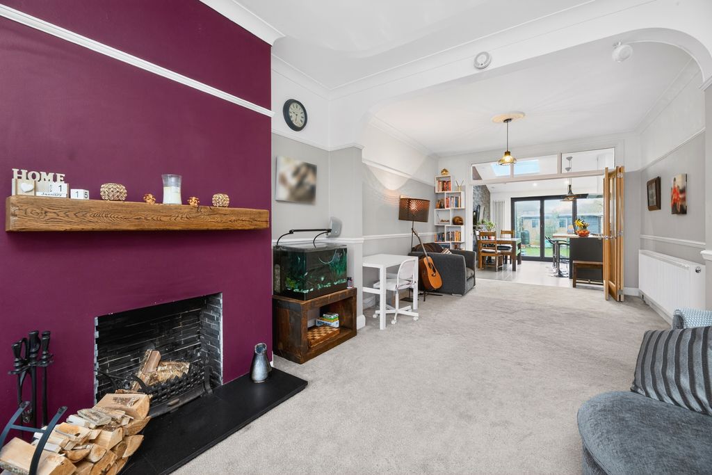 Property photo 2 of 19