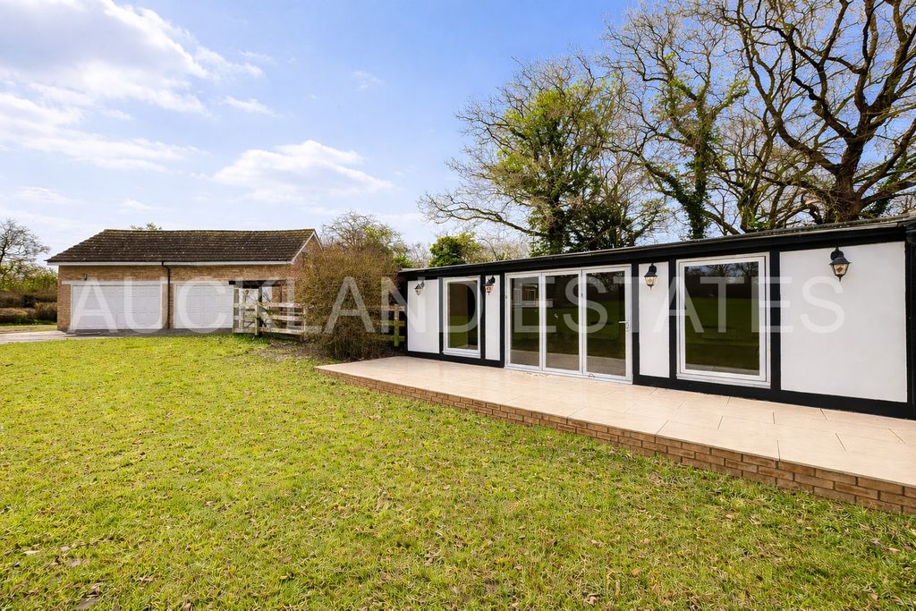 Additional image 39 of 5 bed detached house for saleFoxes Lane, Brookmans Park AL9
