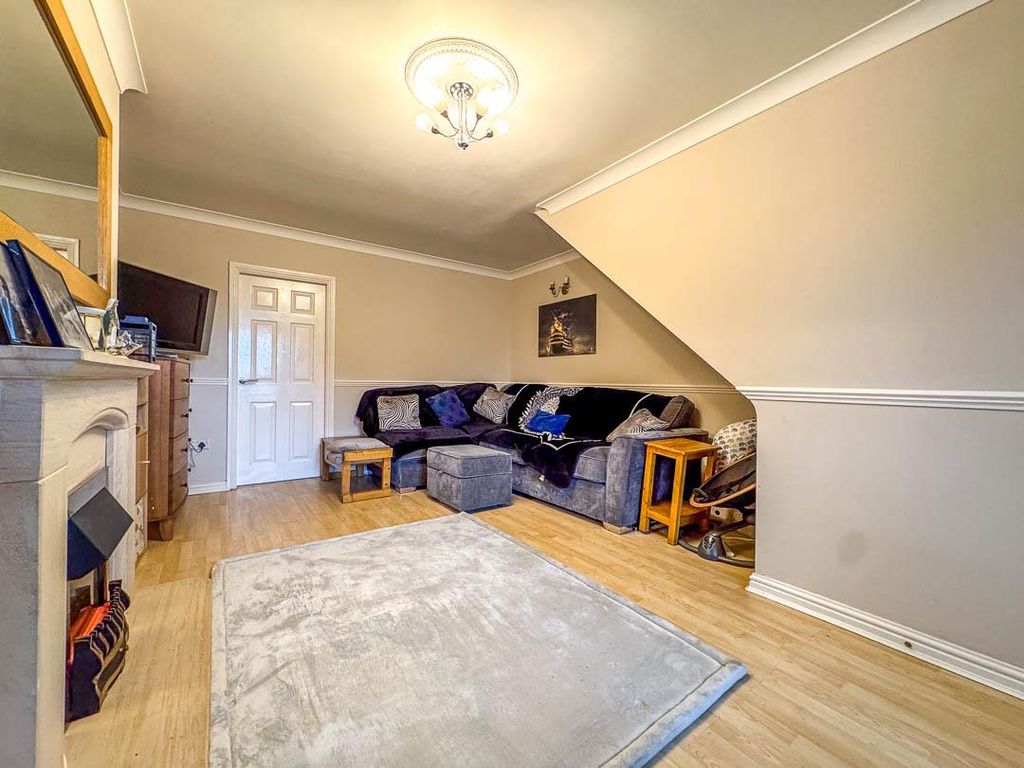 Property photo 2 of 20 22 Lakeside Road, Douglas (18).Jpg