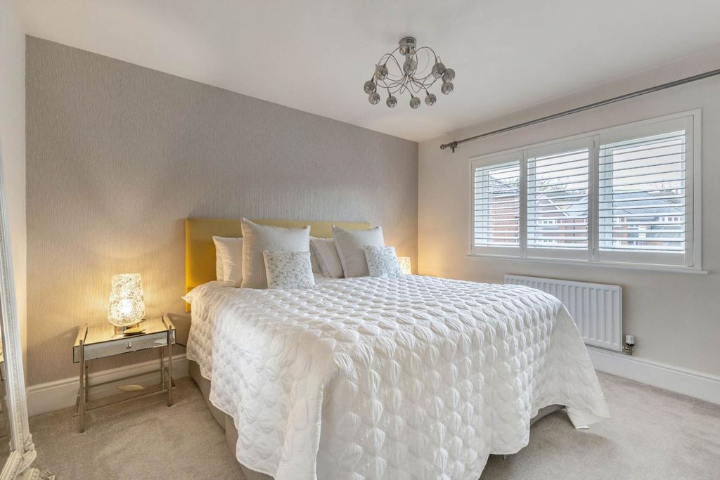 Additional image 9 of 4 bed detached house for saleJennings Road, Marlborough SN8