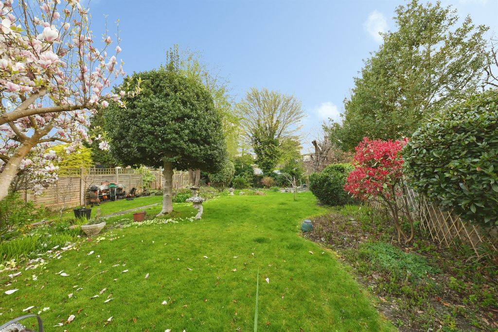 Property photo 3 of 20