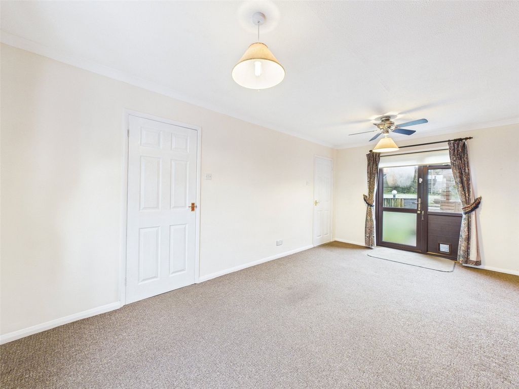 Property photo 3 of 19 Picture No. 06