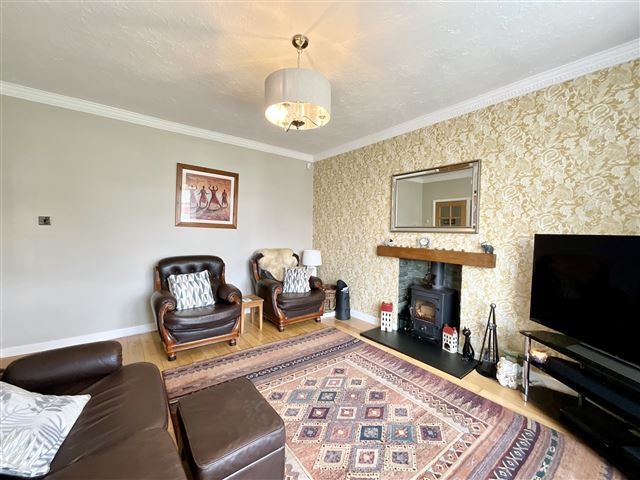 Property photo 3 of 21 Lounge