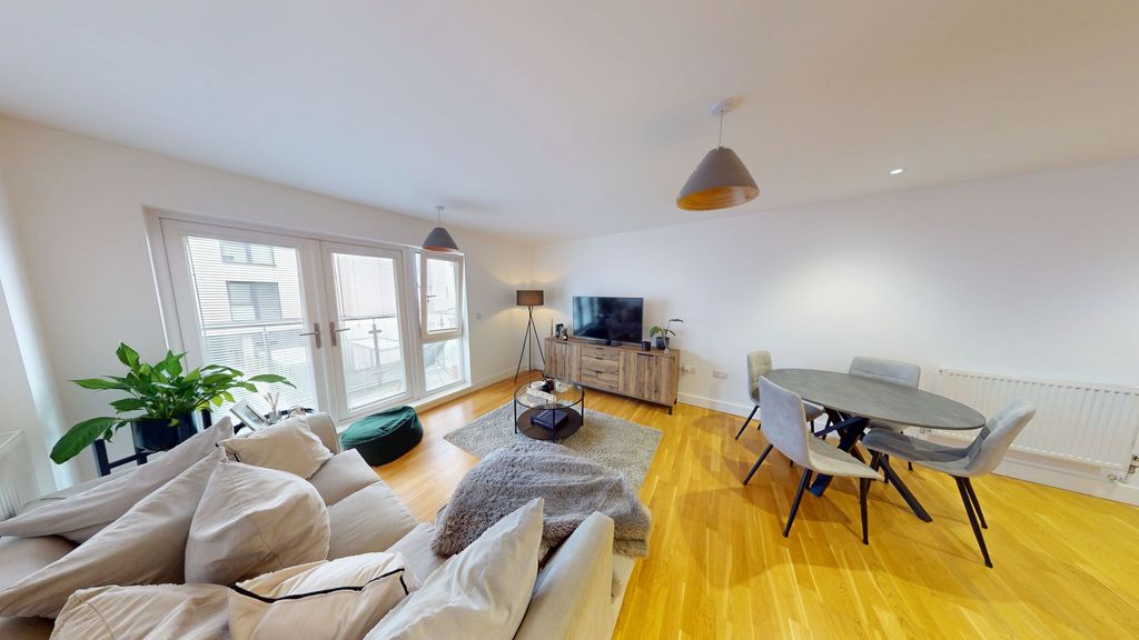 Property photo 2 of 20