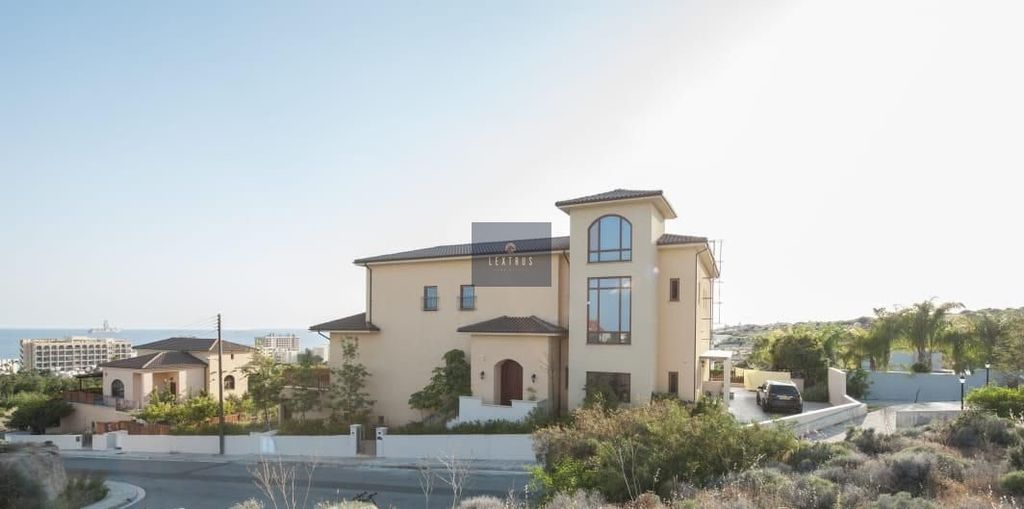 Property photo 1 of 50