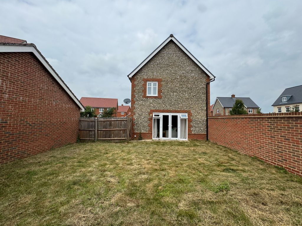 Property photo 2 of 12 Rear Garden - Large
