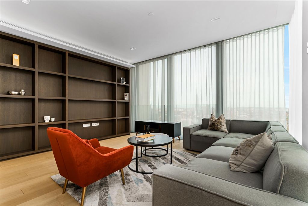 Property photo 2 of 10 Spacephoto (4).Jpg