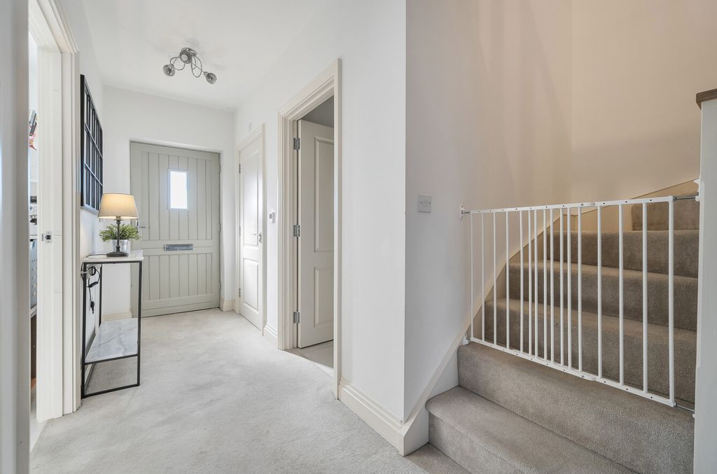 Property photo 2 of 19 1343094-2-68A89dc...