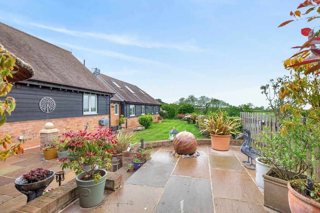 Property photo 2 of 35