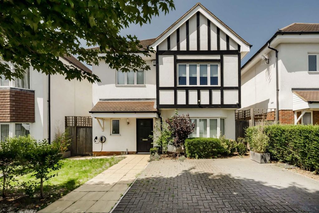 Property photo 1 of 11