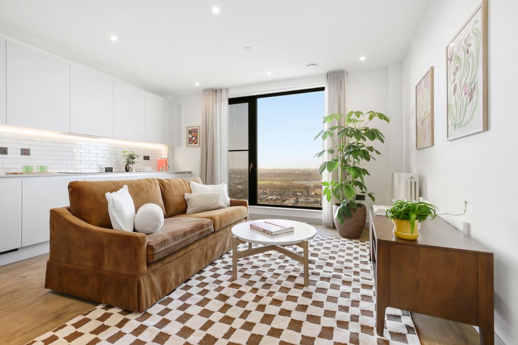 Property photo 1 of 21 Reception