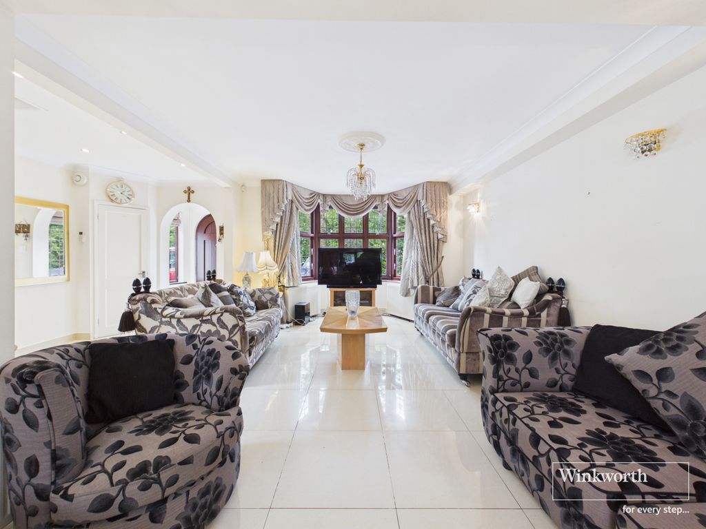Property photo 2 of 13 Open Plan Living