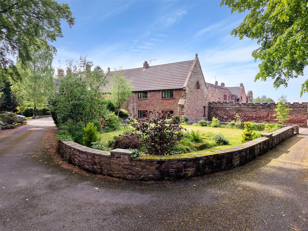 Property photo 1 of 18 External