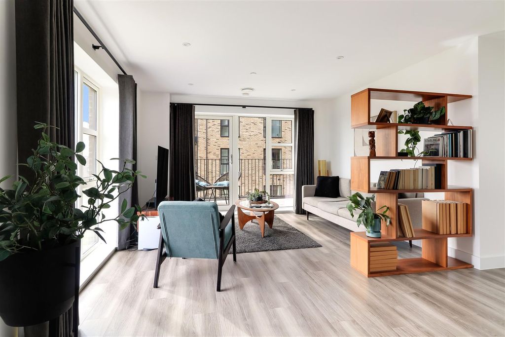 Property photo 1 of 17 Img (12).Jpg