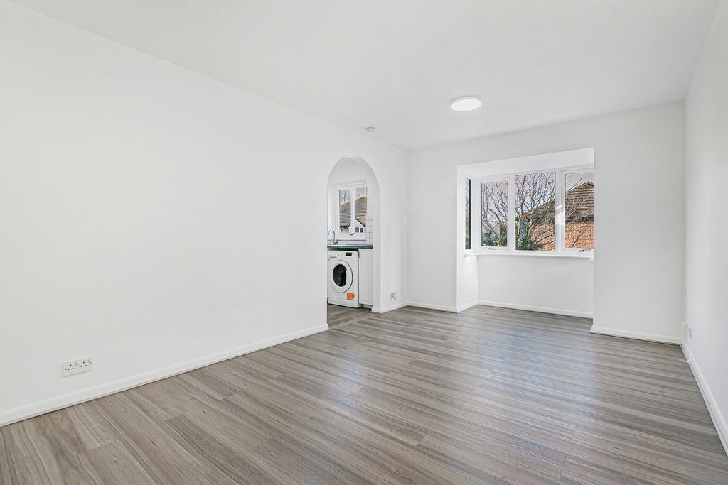 Property photo 2 of 8 Reception Room