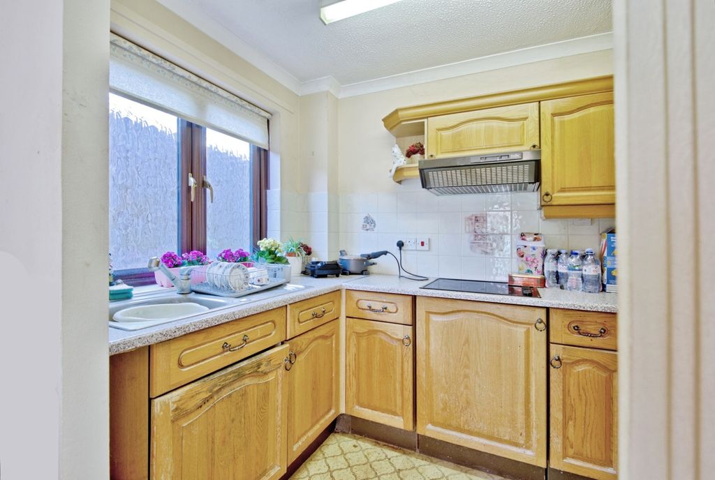 Property photo 3 of 16 Photo