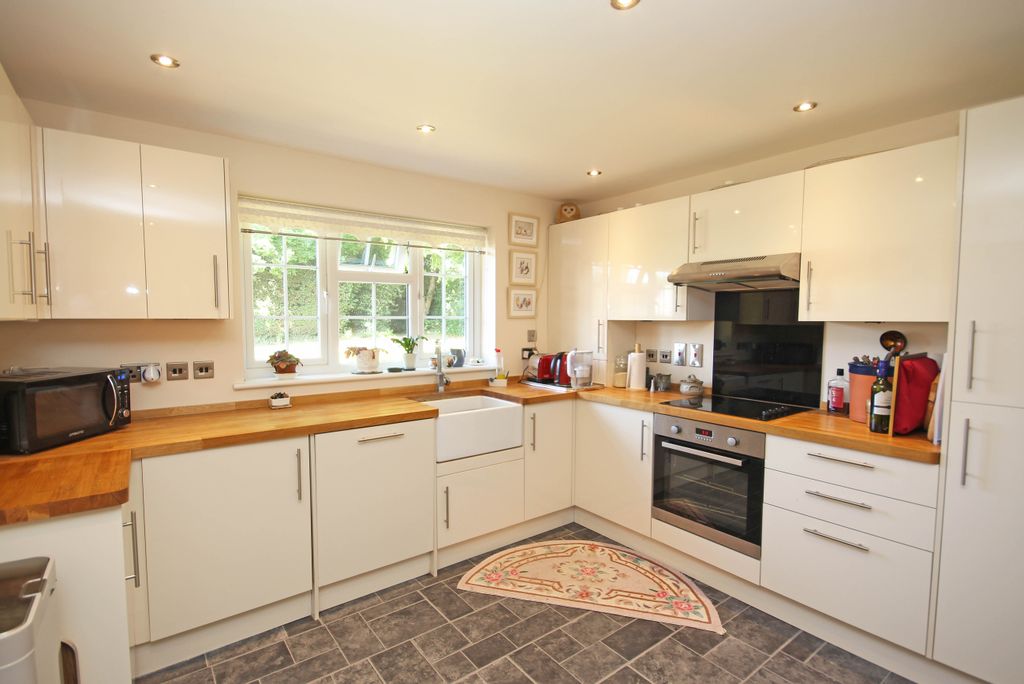 Property photo 3 of 15 Kitchen/Diner