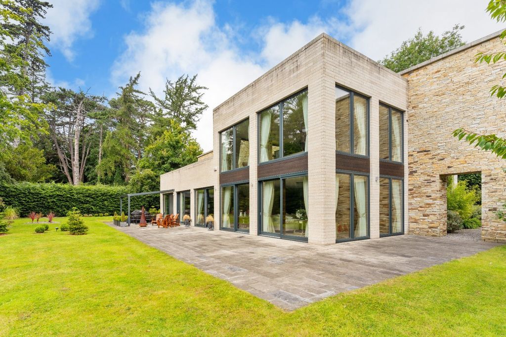 Property photo 2 of 43 Picture No. 10