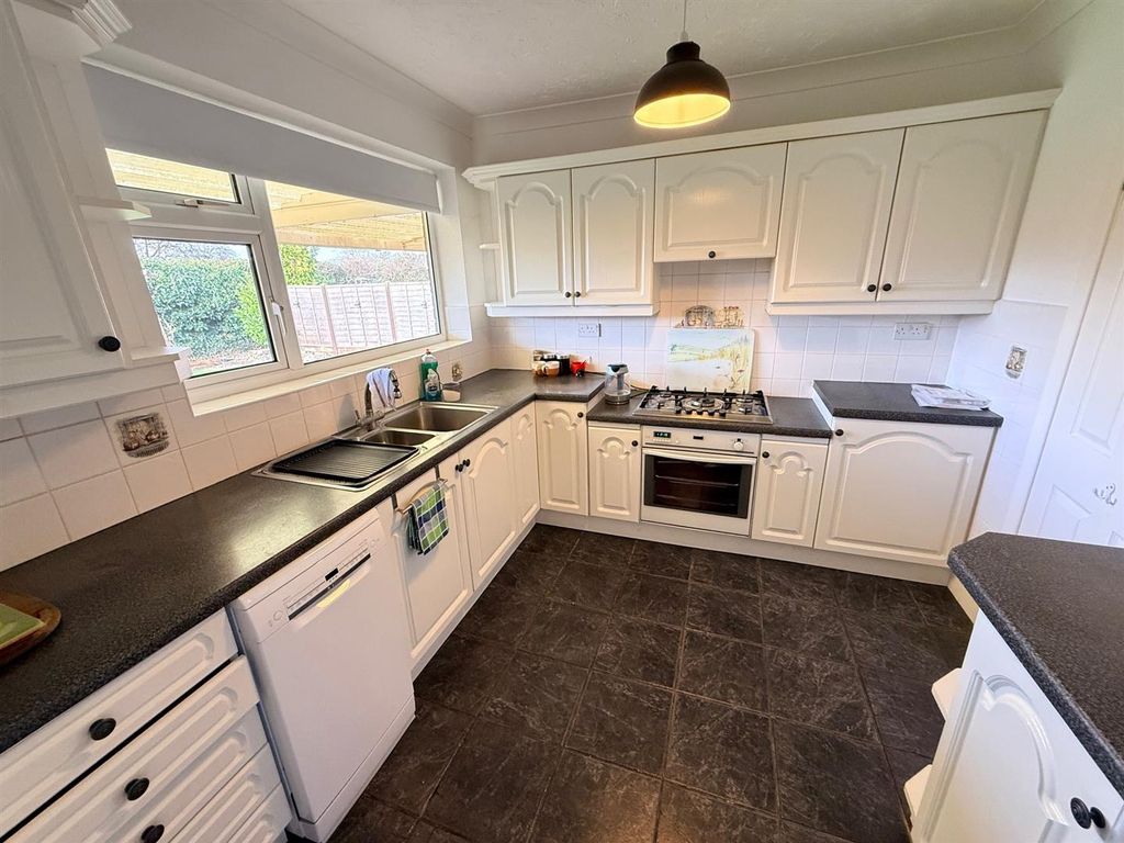 Property photo 3 of 23