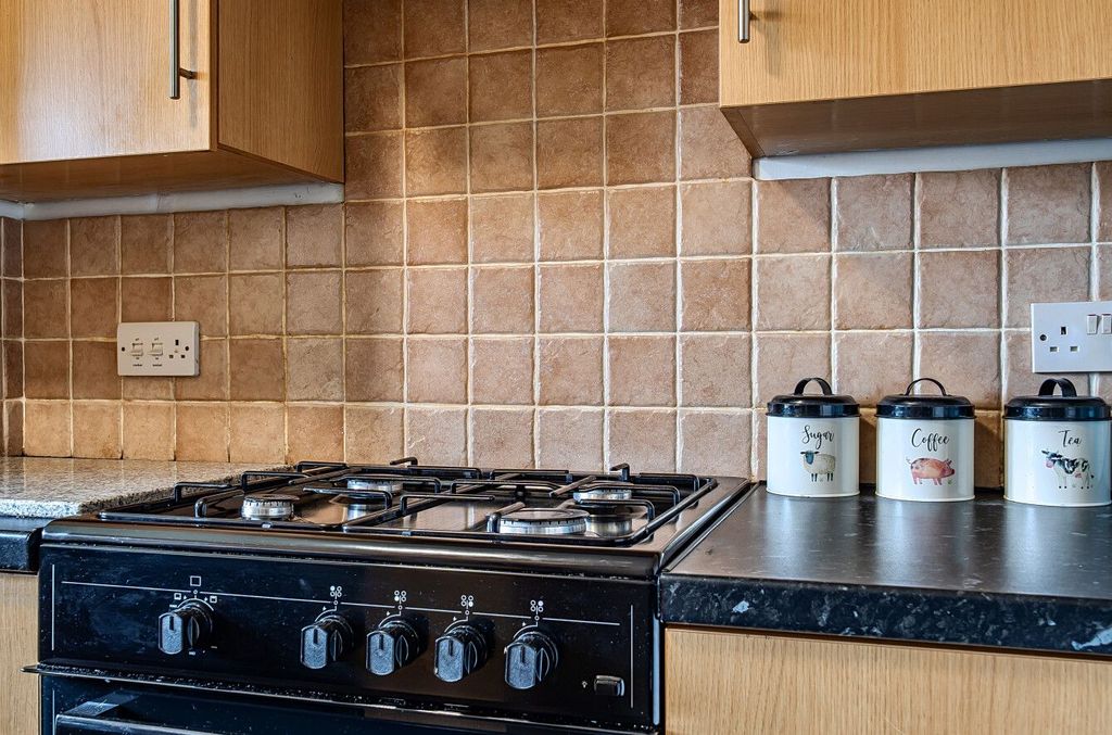 Property photo 3 of 20