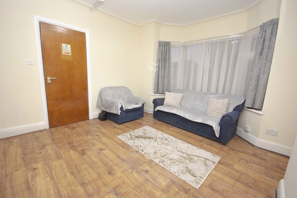 Property photo 3 of 3