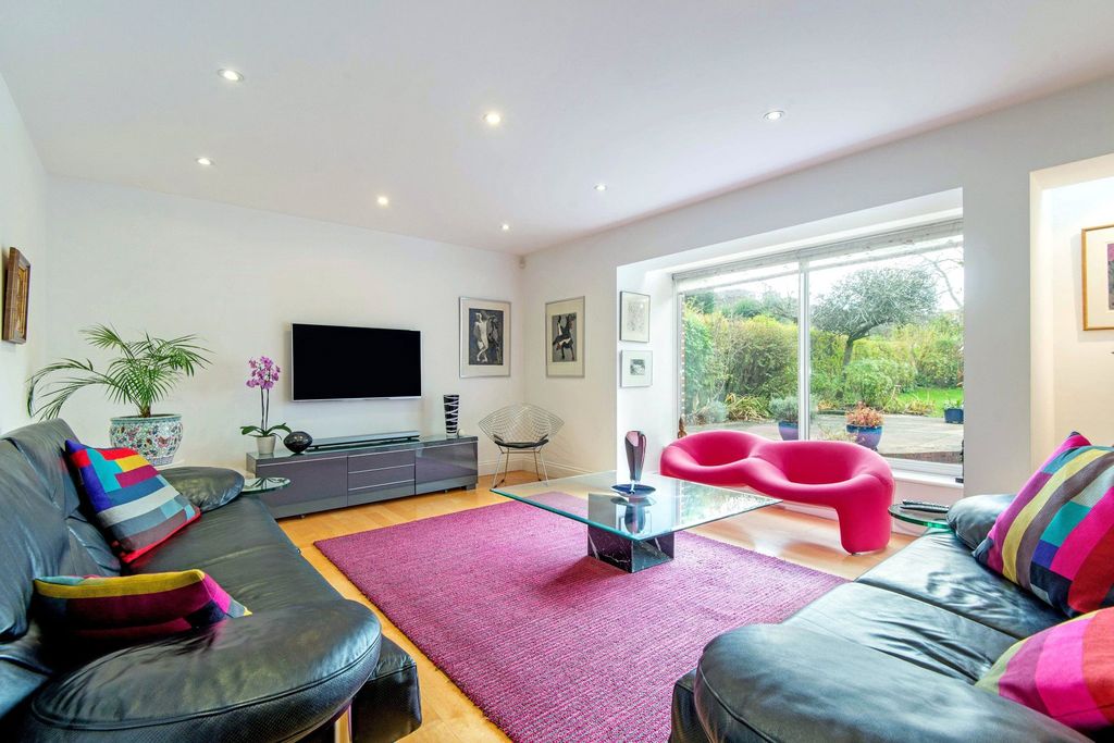 Property photo 2 of 12 Picture No. 06