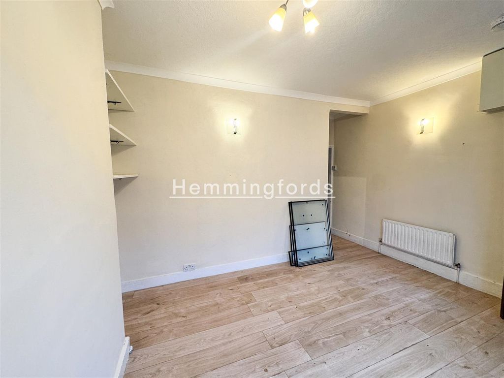 Property photo 2 of 10 Loreen-10.Jpg