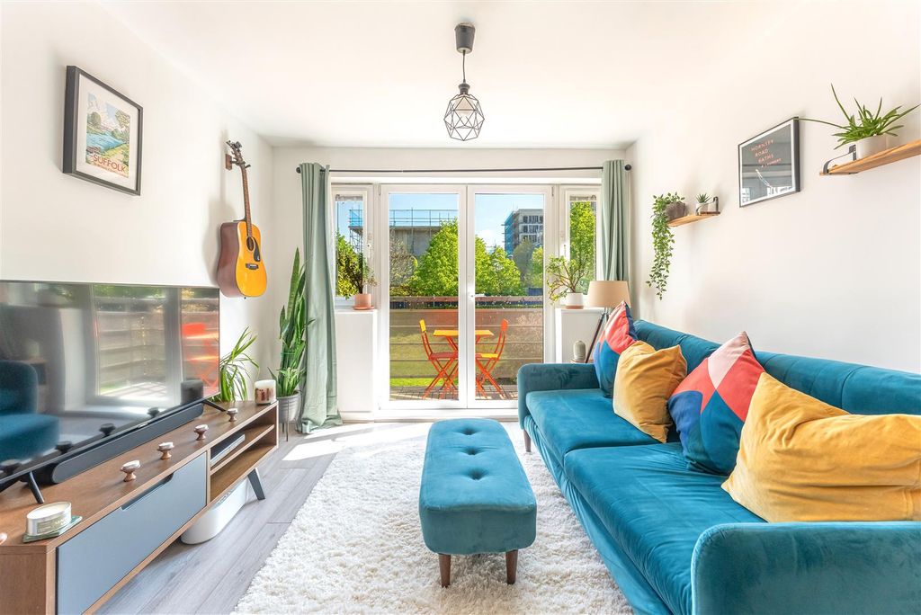 Property photo 3 of 19 2.Jpg