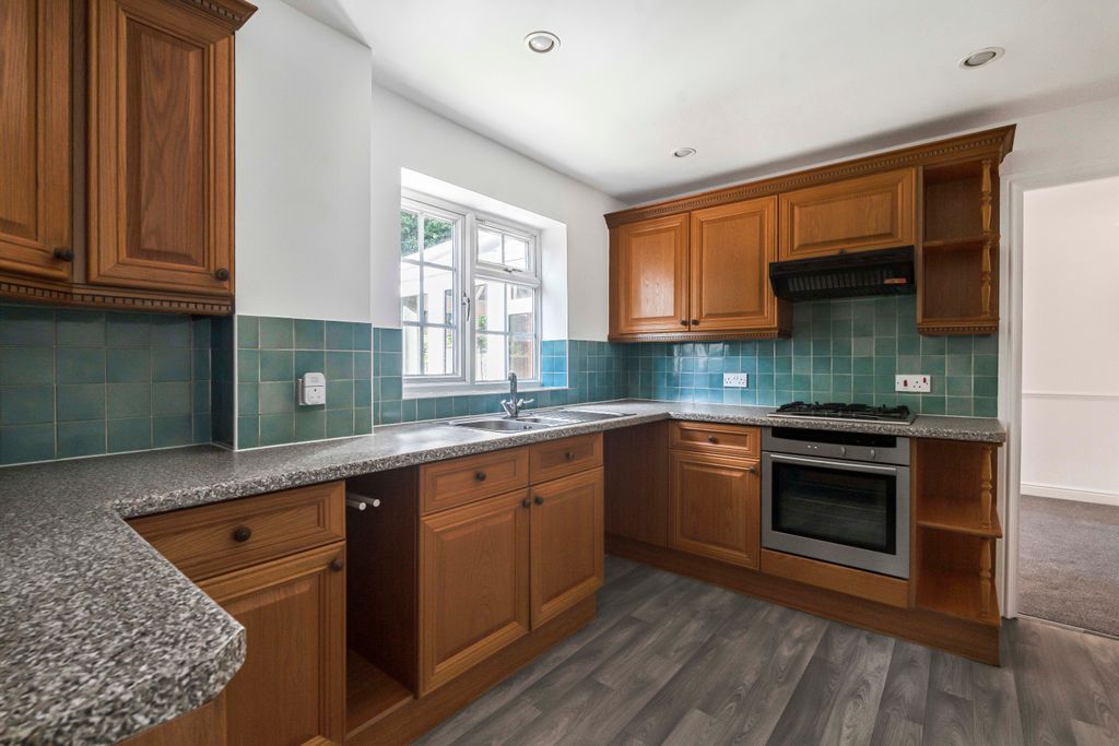 Property photo 2 of 12 Kitchen