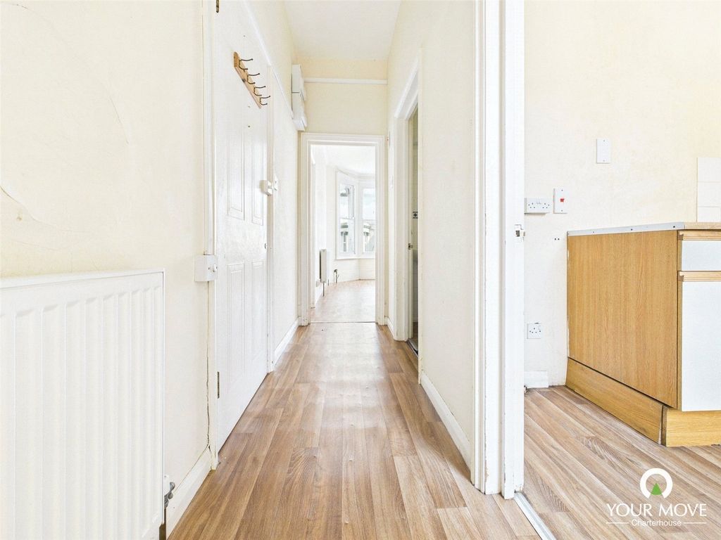 Property photo 3 of 8 Hallway