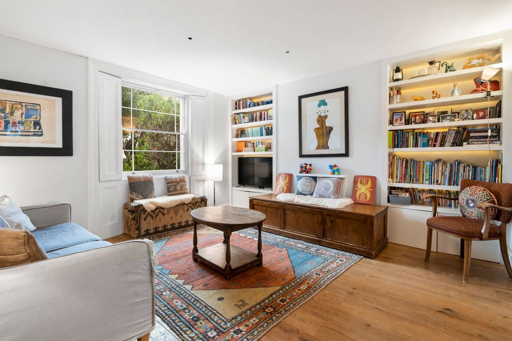 Property photo 3 of 23