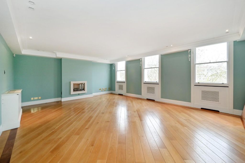 Property photo 1 of 20 G-36-Eaton-Square (1).Jpg